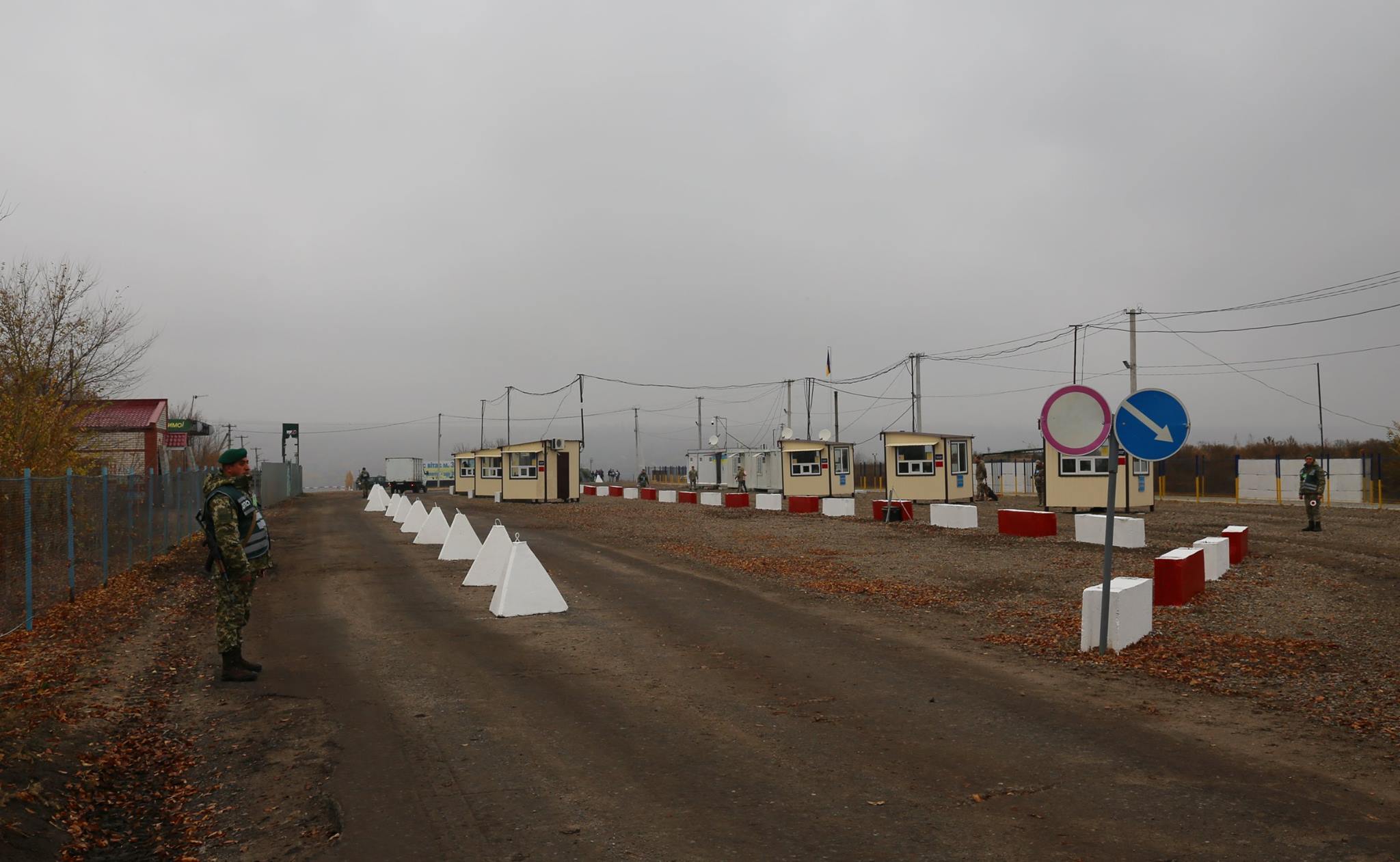 Пункт в золотом. КПВВ счастье. Пункт на золоте что. КПВВ счастье фото. Пункт пропуска в золотом сегодня.